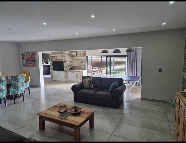 7 BEDROOM FREESTANDING FOR SALE IN WIGWAM